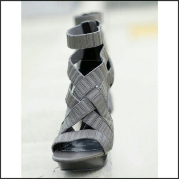 NEW Report Signature Sz 7.5 7 Leather High Heels - Picture 2 of 5